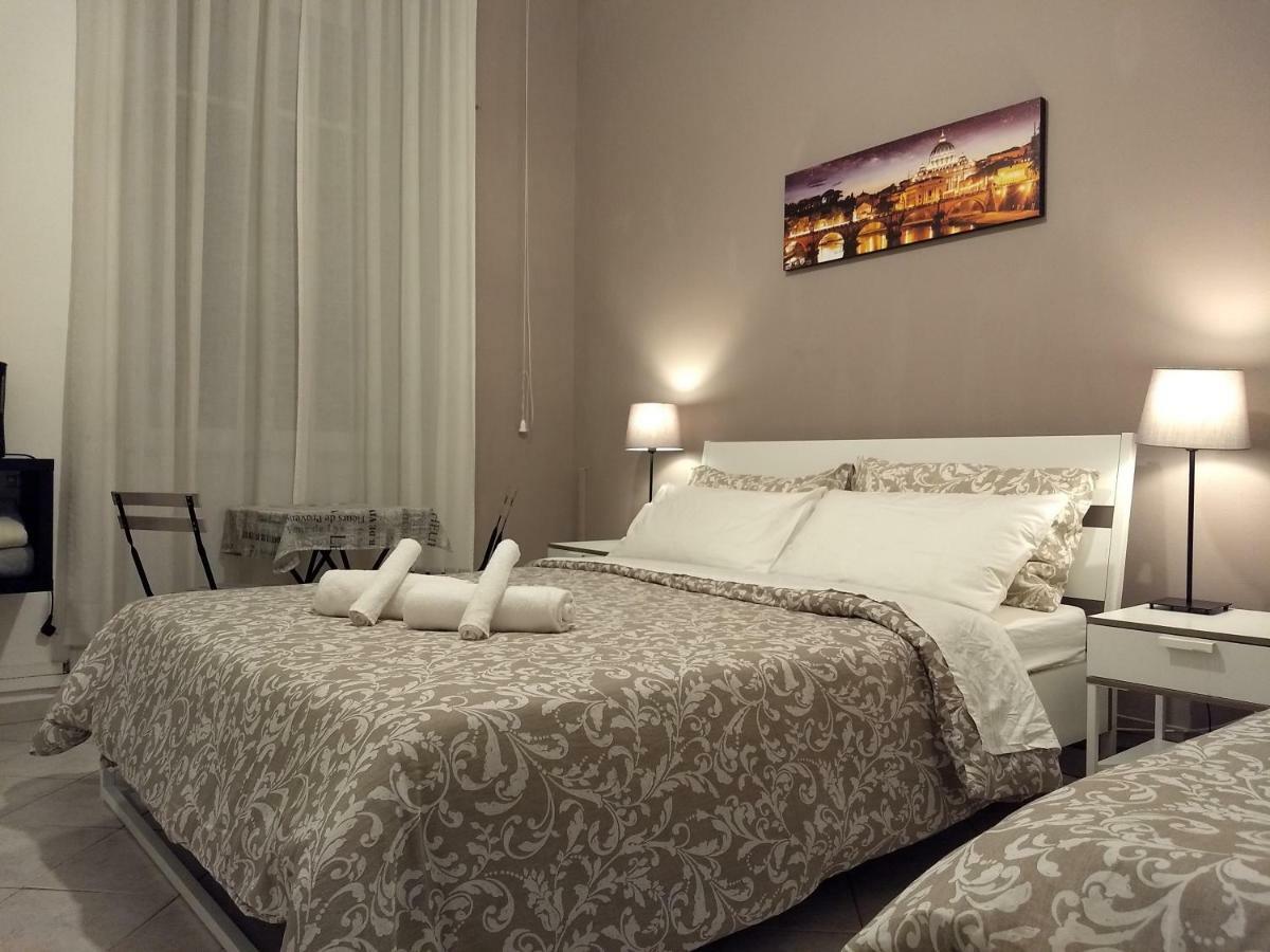 Amoraroma, Economy With Shared Bathrooms Gasthof Rom